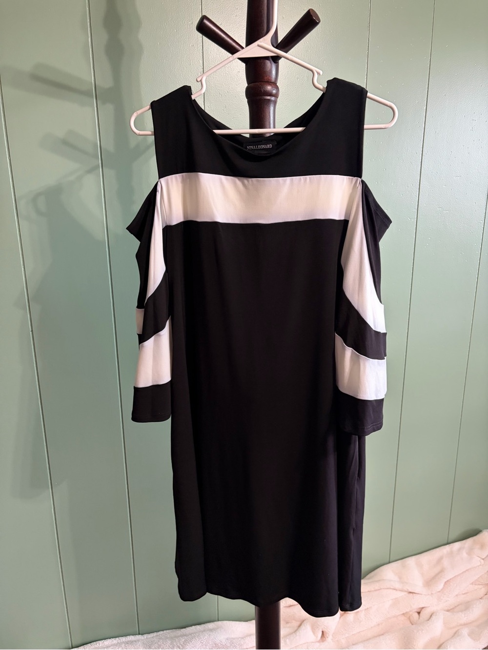Nina Leonard Black and White Cold-Shoulder Shift Dress